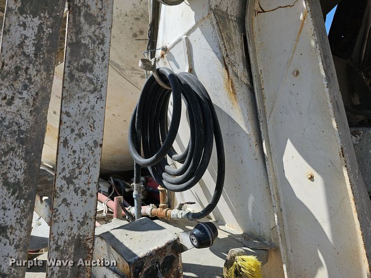 image for item DQ1088 1993 Mack RD690S  ready mix truck