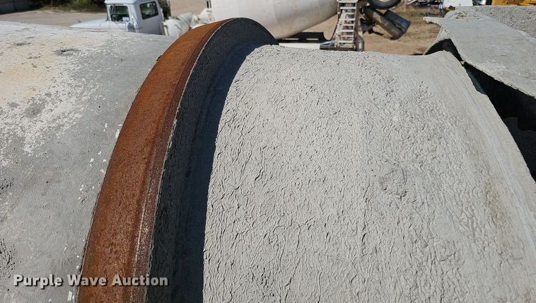 image for item DQ1088 1993 Mack RD690S  ready mix truck