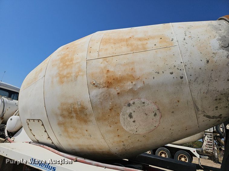 image for item DQ1088 1993 Mack RD690S  ready mix truck