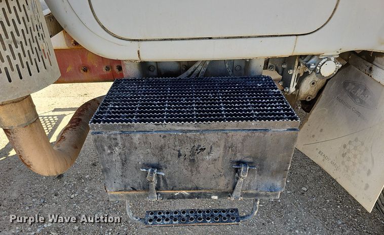 image for item DQ1088 1993 Mack RD690S  ready mix truck