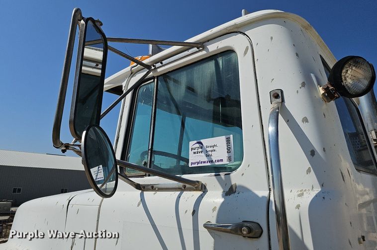 image for item DQ1088 1993 Mack RD690S  ready mix truck