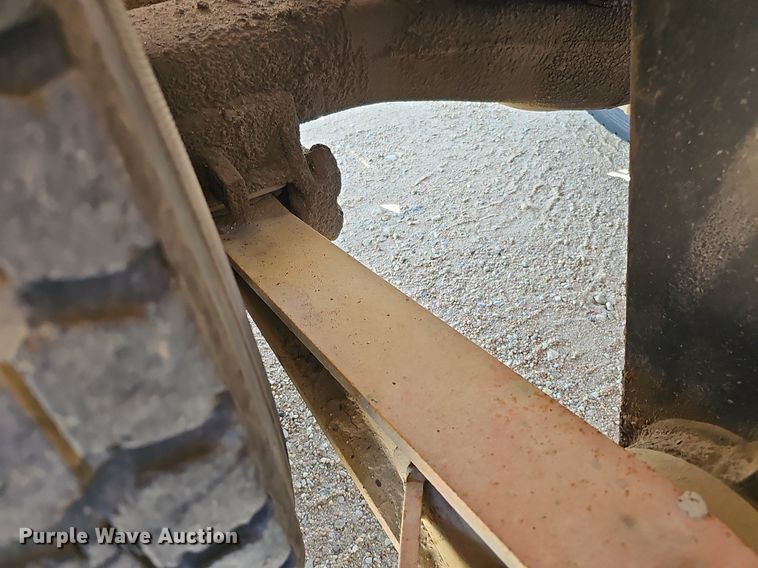 image for item DQ1088 1993 Mack RD690S  ready mix truck