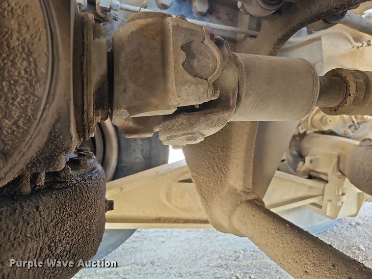 image for item DQ1088 1993 Mack RD690S  ready mix truck