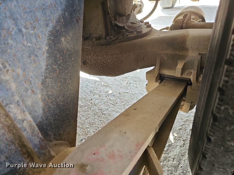 image for item DQ1088 1993 Mack RD690S  ready mix truck