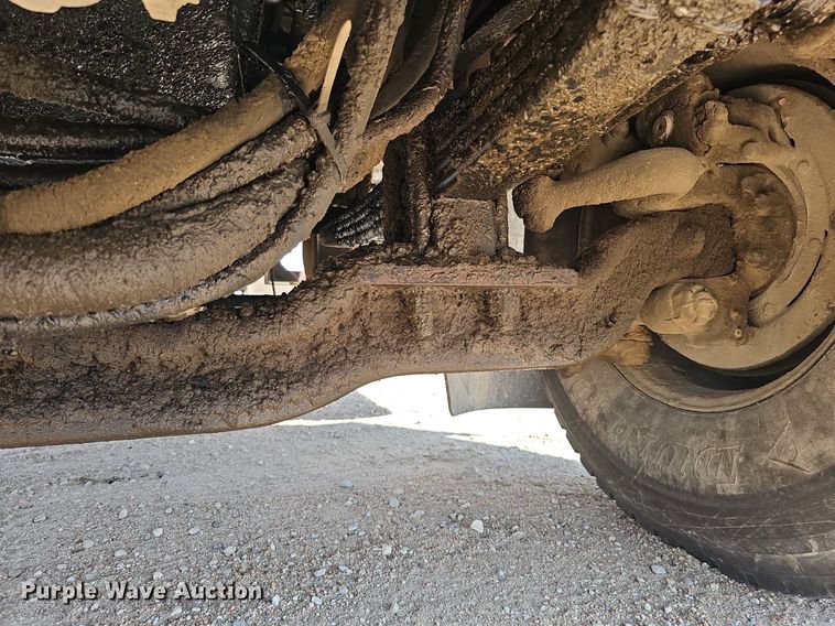 image for item DQ1088 1993 Mack RD690S  ready mix truck