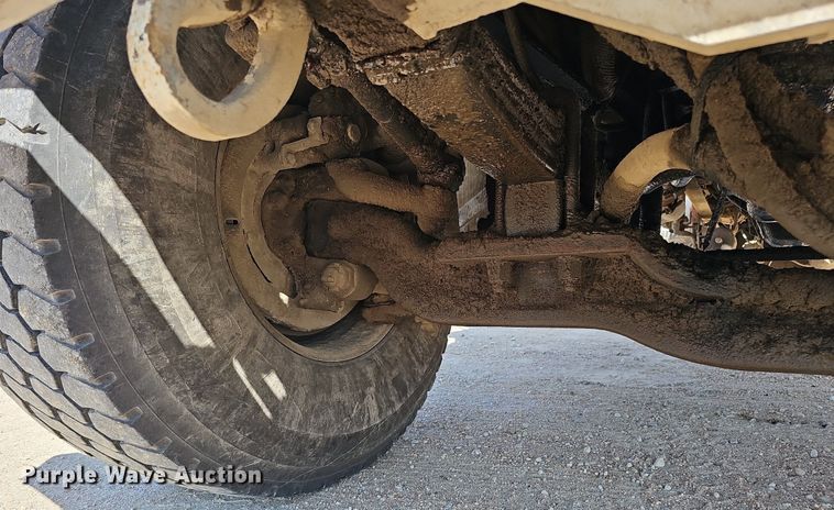 image for item DQ1088 1993 Mack RD690S  ready mix truck