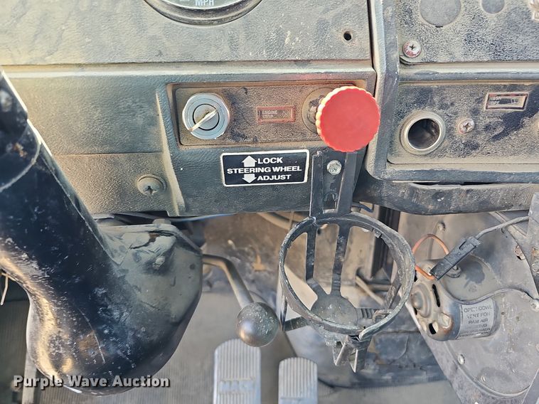 image for item DQ1088 1993 Mack RD690S  ready mix truck