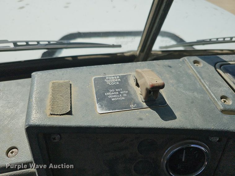 image for item DQ1088 1993 Mack RD690S  ready mix truck