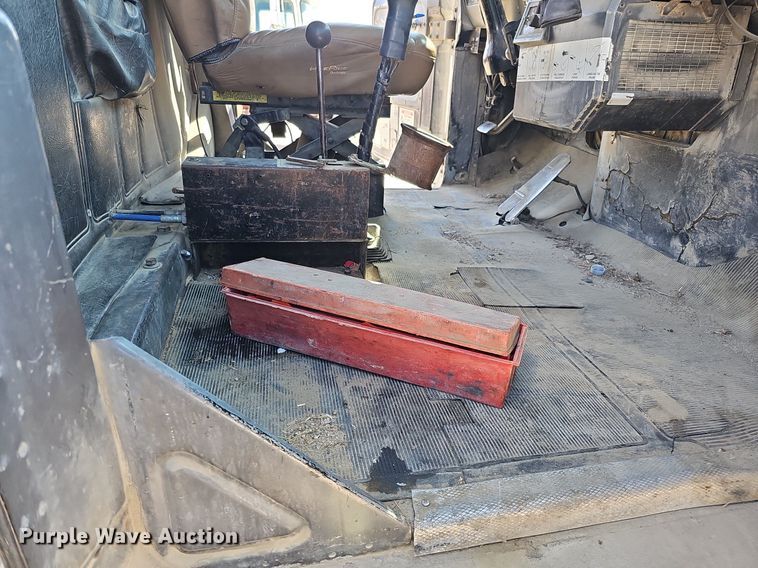 image for item DQ1088 1993 Mack RD690S  ready mix truck