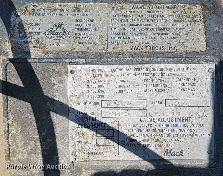 image for item DQ1088 1993 Mack RD690S  ready mix truck