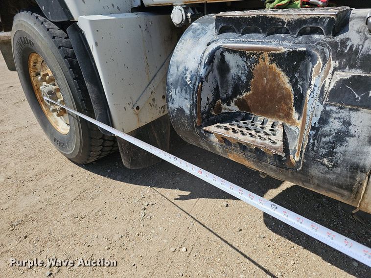 image for item DQ1088 1993 Mack RD690S  ready mix truck