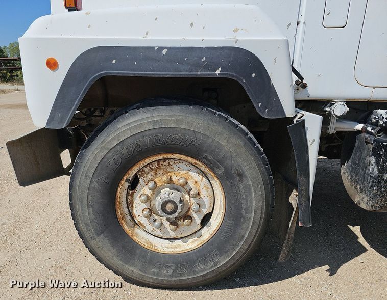 image for item DQ1088 1993 Mack RD690S  ready mix truck