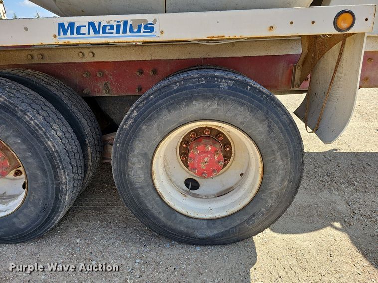 image for item DQ1088 1993 Mack RD690S  ready mix truck