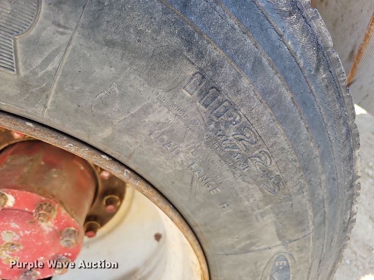 image for item DQ1088 1993 Mack RD690S  ready mix truck