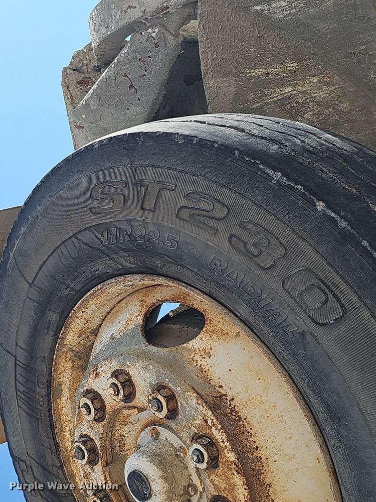 image for item DQ1088 1993 Mack RD690S  ready mix truck