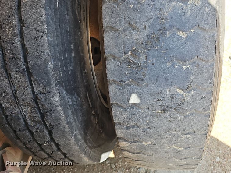 image for item DQ1088 1993 Mack RD690S  ready mix truck