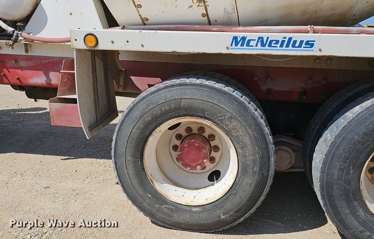 image for item DQ1088 1993 Mack RD690S  ready mix truck