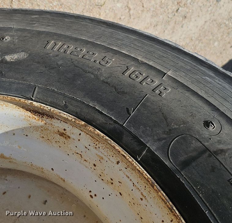 image for item DQ1088 1993 Mack RD690S  ready mix truck