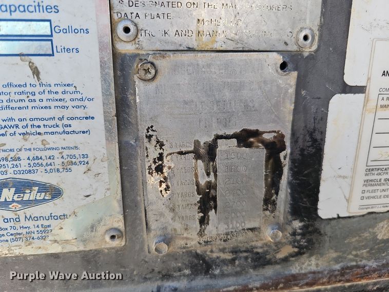 image for item DQ1088 1993 Mack RD690S  ready mix truck