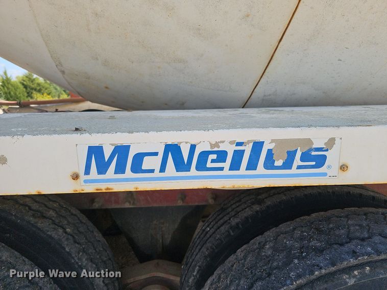 image for item DQ1088 1993 Mack RD690S  ready mix truck