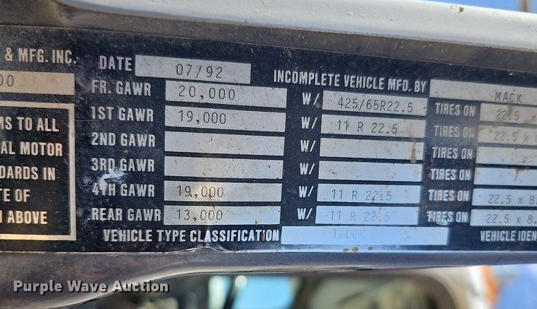 image for item DQ1088 1993 Mack RD690S  ready mix truck