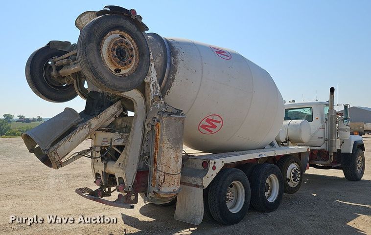image for item DQ1089 2000 Mack RD690S  ready mix truck