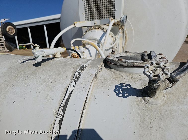 image for item DQ1089 2000 Mack RD690S  ready mix truck