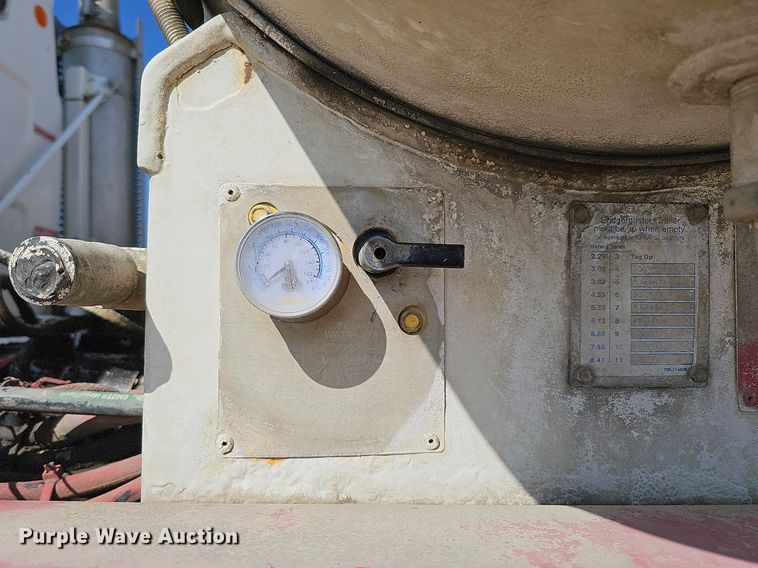 image for item DQ1089 2000 Mack RD690S  ready mix truck