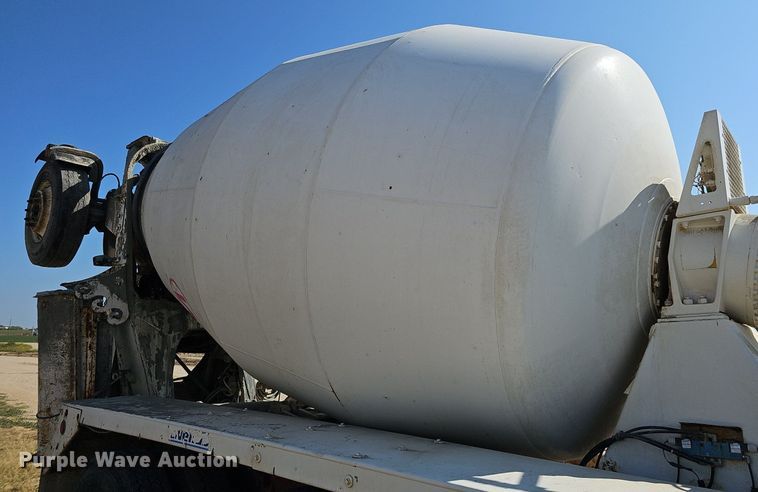 image for item DQ1089 2000 Mack RD690S  ready mix truck