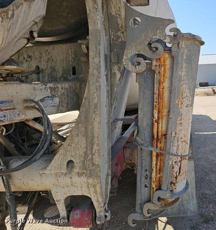 image for item DQ1089 2000 Mack RD690S  ready mix truck