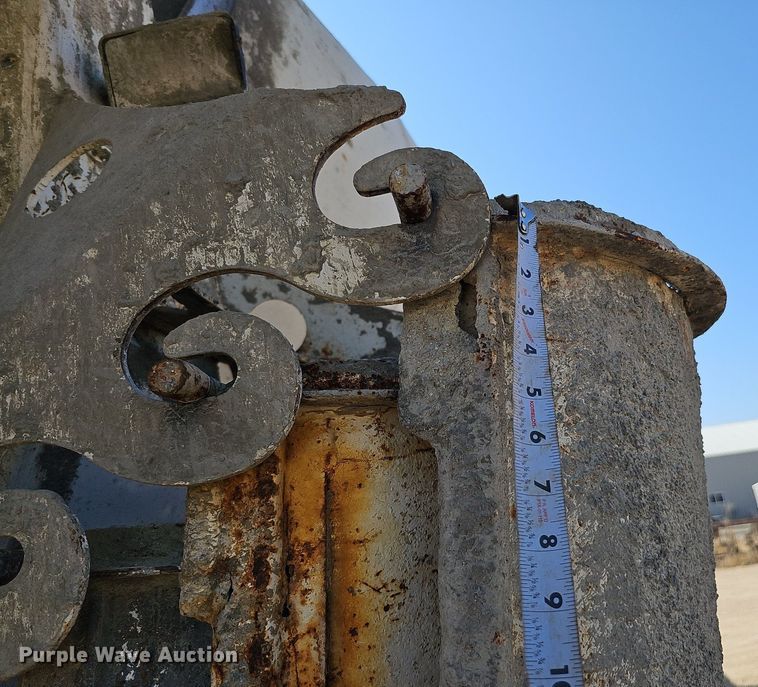 image for item DQ1089 2000 Mack RD690S  ready mix truck