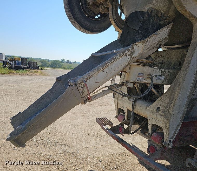 image for item DQ1089 2000 Mack RD690S  ready mix truck