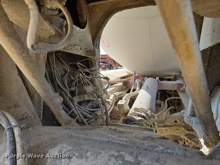 image for item DQ1089 2000 Mack RD690S  ready mix truck