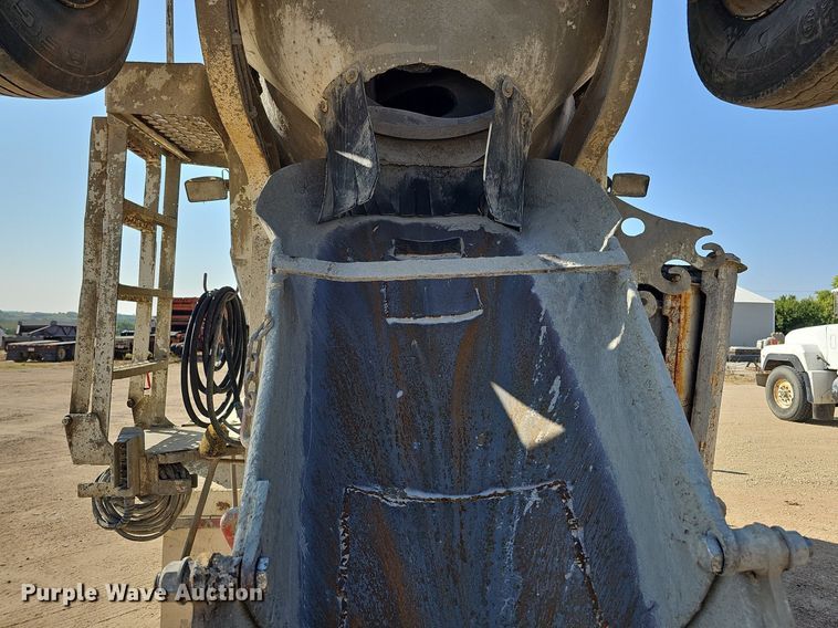 image for item DQ1089 2000 Mack RD690S  ready mix truck