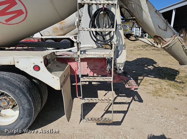 image for item DQ1089 2000 Mack RD690S  ready mix truck