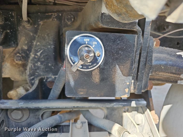 image for item DQ1089 2000 Mack RD690S  ready mix truck