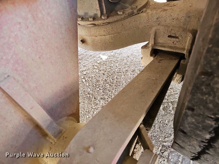 image for item DQ1089 2000 Mack RD690S  ready mix truck