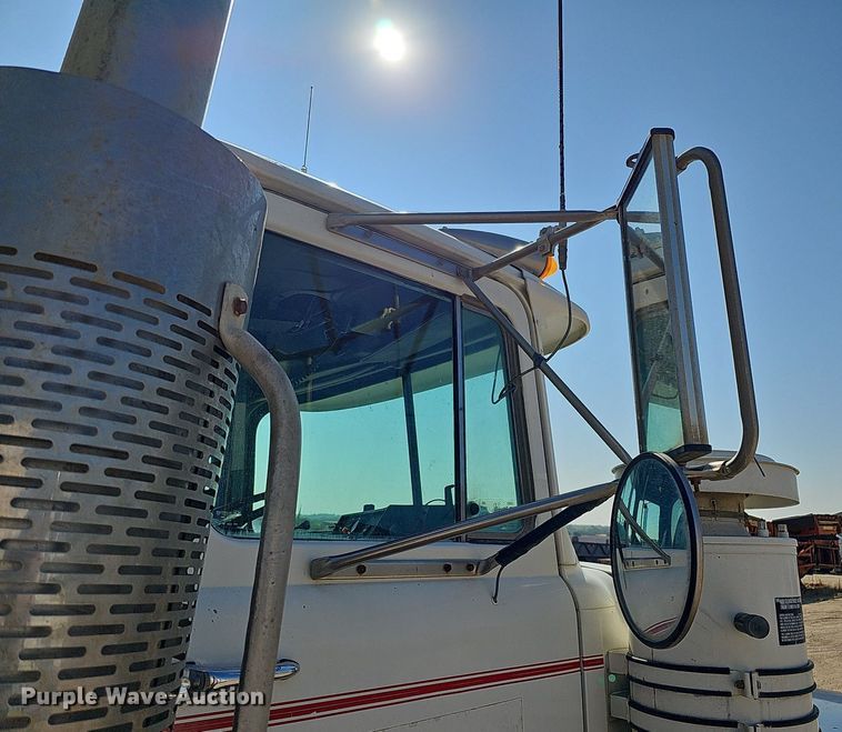 image for item DQ1089 2000 Mack RD690S  ready mix truck