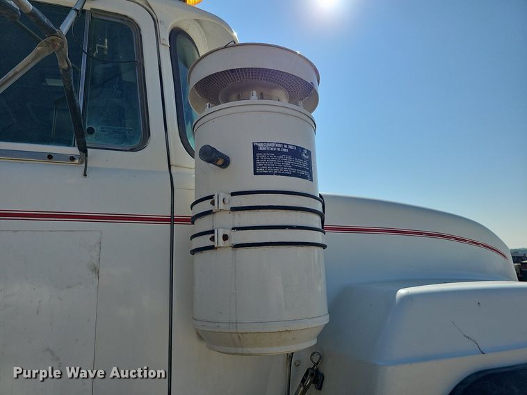 image for item DQ1089 2000 Mack RD690S  ready mix truck