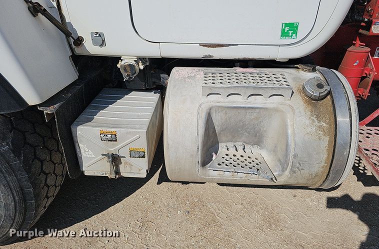 image for item DQ1089 2000 Mack RD690S  ready mix truck