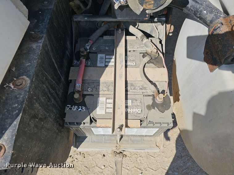 image for item DQ1089 2000 Mack RD690S  ready mix truck