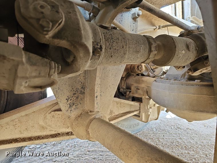 image for item DQ1089 2000 Mack RD690S  ready mix truck