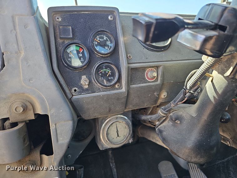 image for item DQ1089 2000 Mack RD690S  ready mix truck