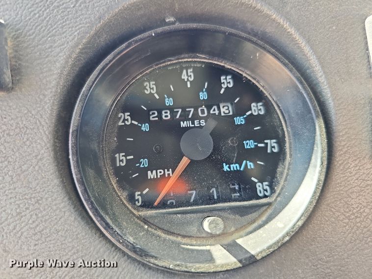 image for item DQ1089 2000 Mack RD690S  ready mix truck