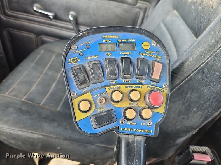 image for item DQ1089 2000 Mack RD690S  ready mix truck