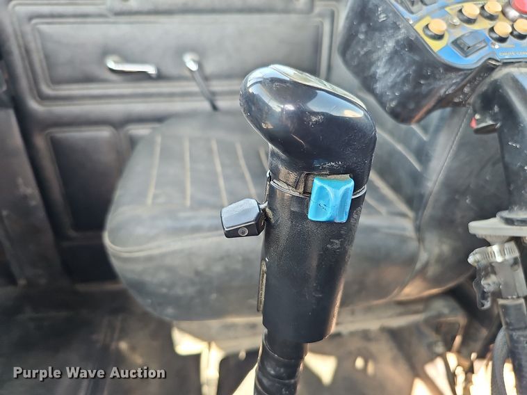 image for item DQ1089 2000 Mack RD690S  ready mix truck