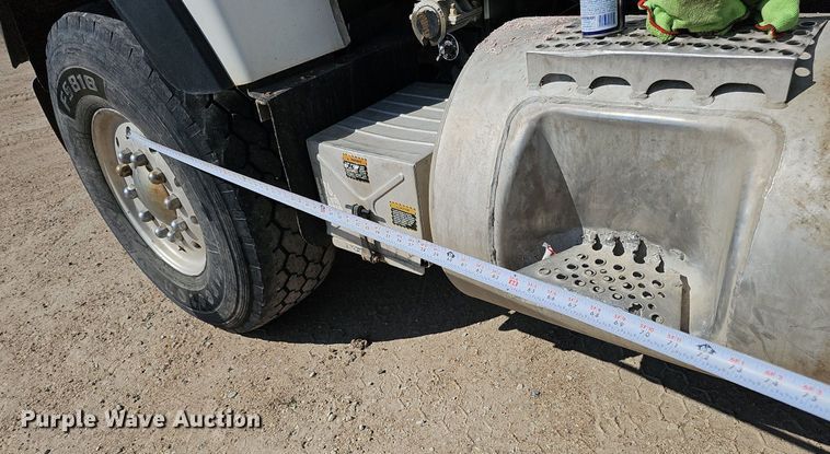 image for item DQ1089 2000 Mack RD690S  ready mix truck