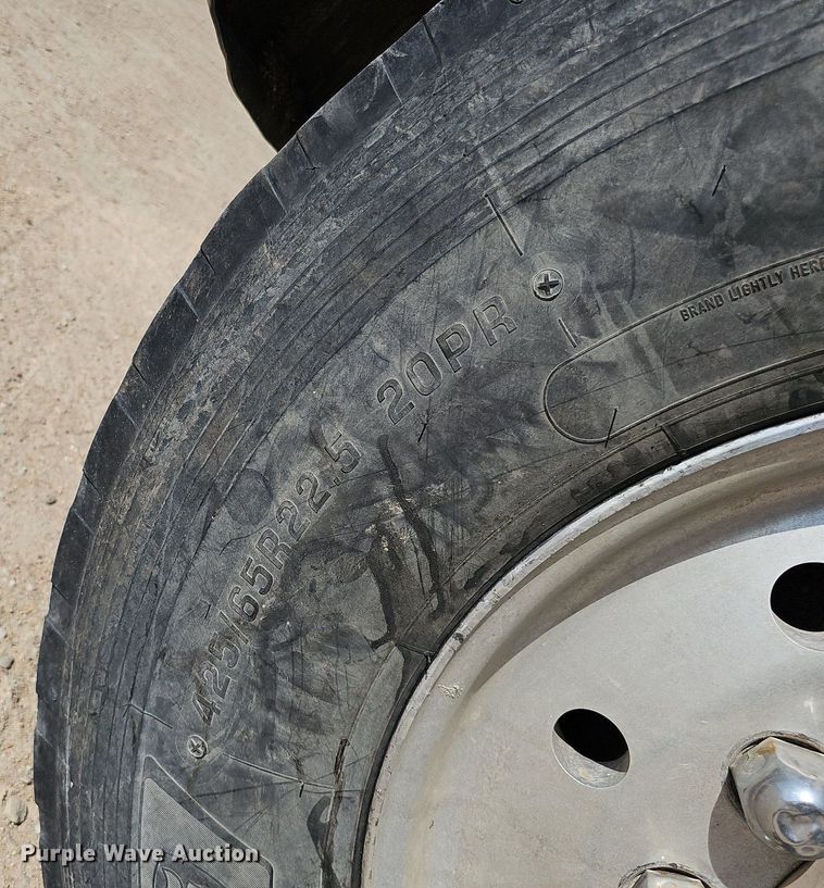 image for item DQ1089 2000 Mack RD690S  ready mix truck