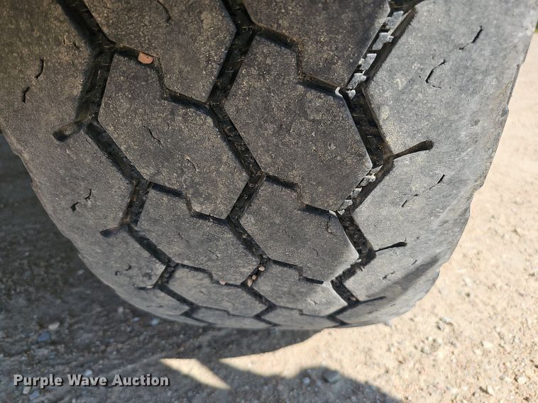 image for item DQ1089 2000 Mack RD690S  ready mix truck