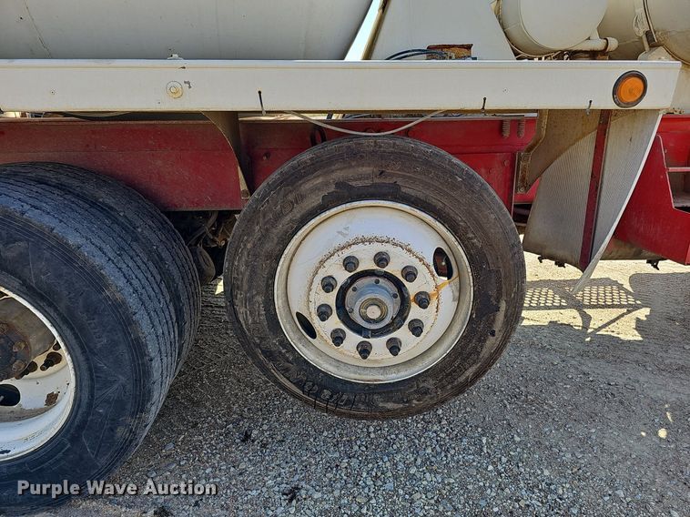 image for item DQ1089 2000 Mack RD690S  ready mix truck
